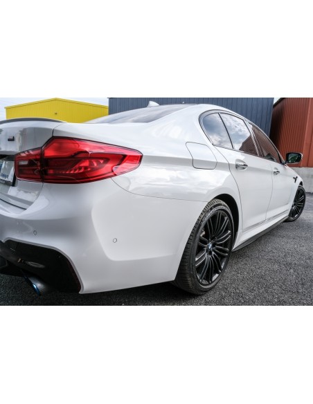 M5 stiliaus kebulo apdailos komplektas skirtas BMW 5 G30 (2017-2019), su parkavimo daviklių angomis