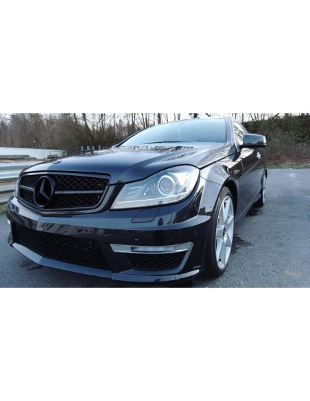 Facelift C63 stiliaus priekinis buferis skirtas Mercedes C-Class W204 (2007-2015)