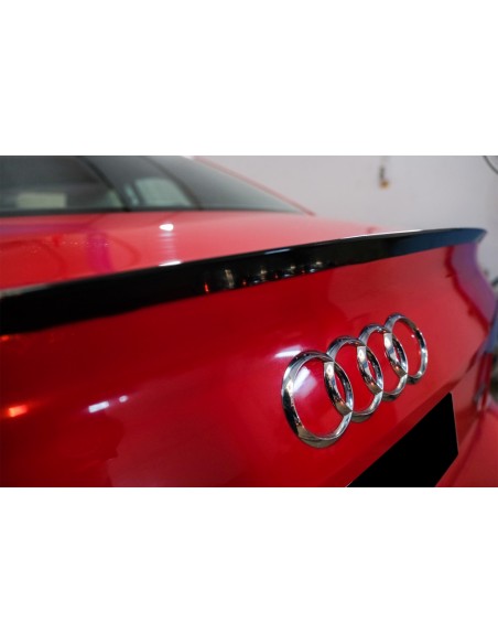 Bagažinės dangčio spoileris skirtas Audi A4 B9 Sedan (nuo 2016 m.), juodas blizgus