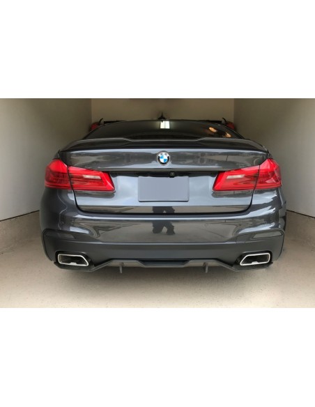 M Performance stiliaus bagažinės dangčio spoileris skirtas BMW 5 G30 (nuo 2017m.), karbono imitacija