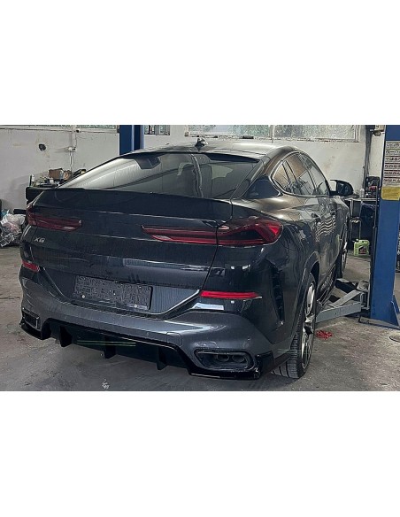 M-Tech stiliaus kebulo apdailos komplektas skirtas BMW X6 G06 (10.2019-03.2023), juodas blizgus