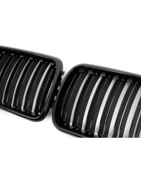 Dvigubos priekinės grotelės skirtos BMW 3 E36 LCI (11.1996-1999), juodos blizgios