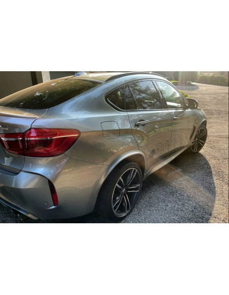 M stiliaus ratų arkų praplatinimai skirti BMW X6 F16 (2015-2020), juodi blizgus