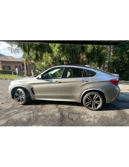 M stiliaus ratų arkų praplatinimai skirti BMW X6 F16 (2015-2020), juodi blizgus